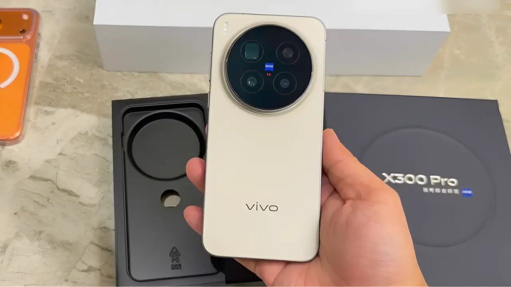 Vivo X300 Pro Launched – 400MP Camera, Dimensity 9500 Chipset, 7510mAh Battery Specs Revealed